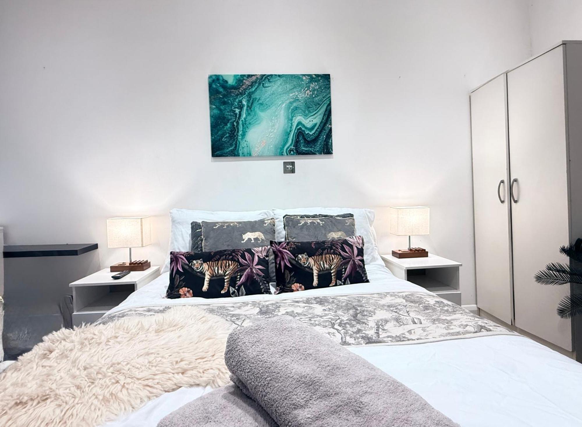 The Regent - Entire In - Prime Location Apartment London